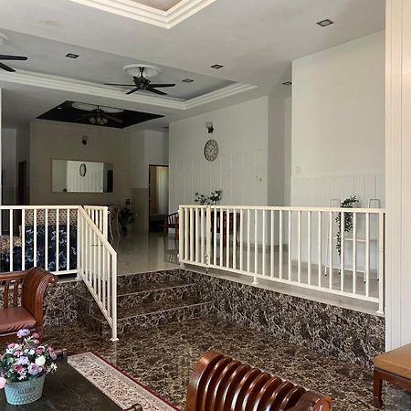 Leissa Homestay Ayer Hitam Εξωτερικό φωτογραφία